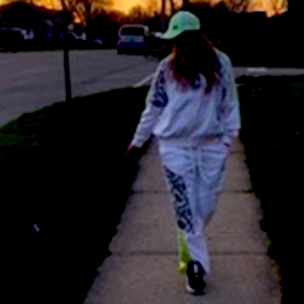 Limited edition Nike 2- piece windbreaker set size M - worn once